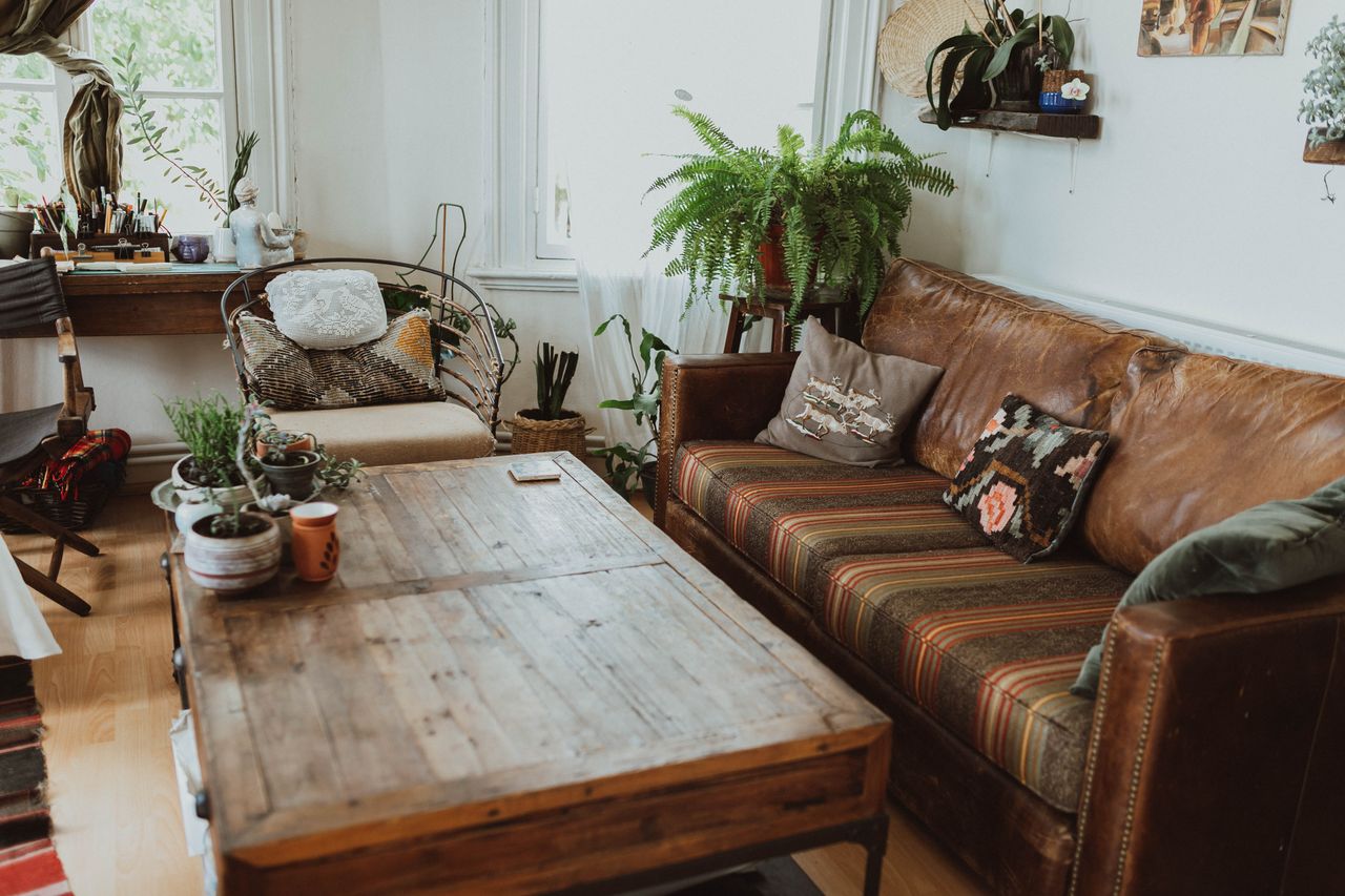 Styl wabi-sabi i boho a polskie rękodzieło: jak wkomponować unikatowe ozdoby w aranżację mieszkania
